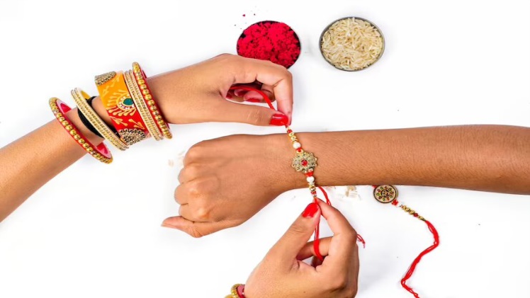 6 Last Minute Rakhi Gifts For Sister ties rakhi on her brother’s